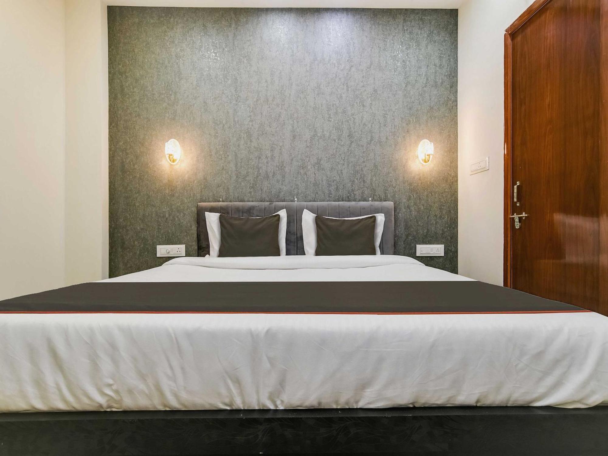 Super Collection O Iconic 4* Indore