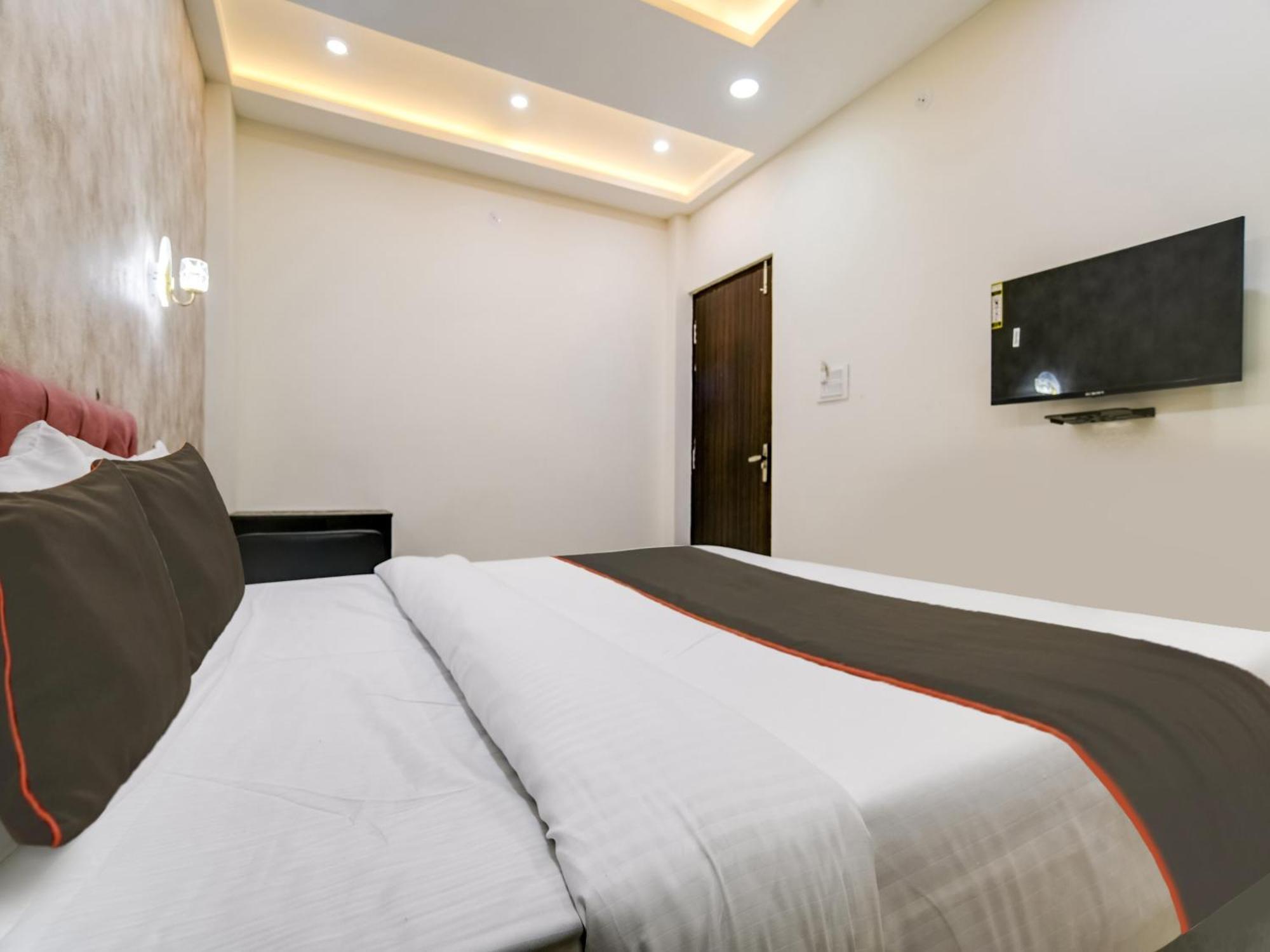 Super Collection O Iconic Hotel Indore