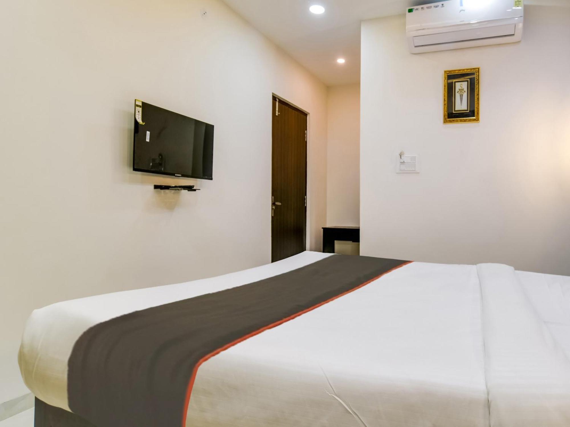 Super Collection O Iconic Hotel 4*